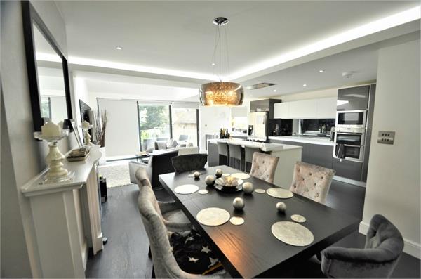 Longfield Avenue, Mill Hill